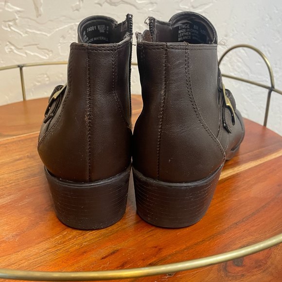 Covington 'Vince' Brown Leather Zip Up Ankle Booties - Picture 2 of 6
